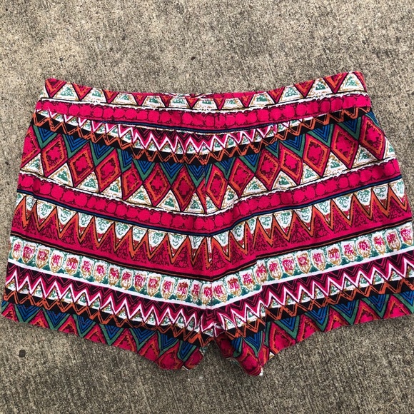 Patterned Shorts - Picture 5 of 5